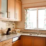 | Balcony & Ac Apartman *