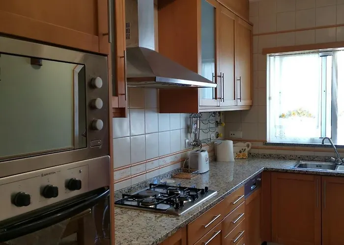 | Balcony & Ac Apartman *