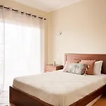 | Balcony & Ac אלבופיירה