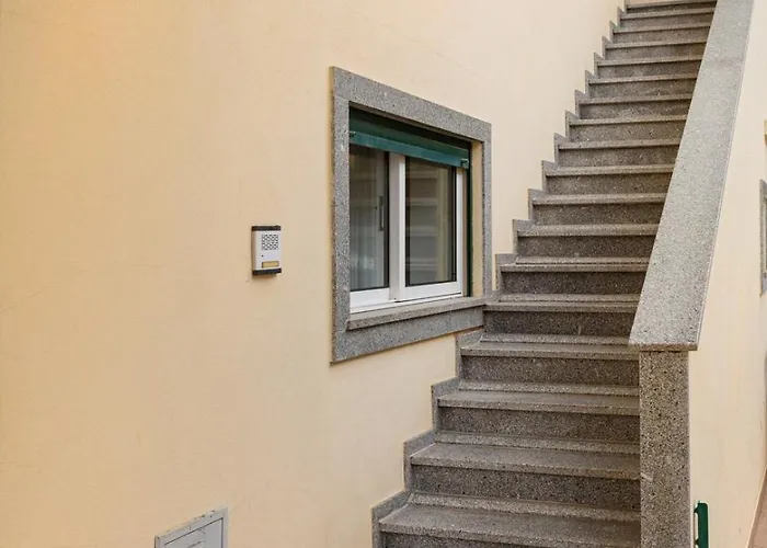 Apartment | Balcony & Ac *